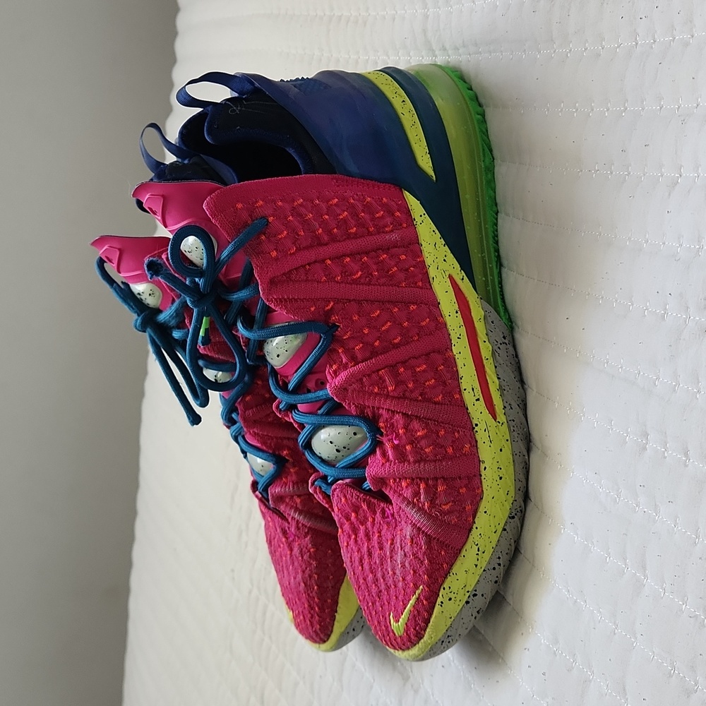Nike LeBron 18 Los Angeles by Night men size 9 bright pink